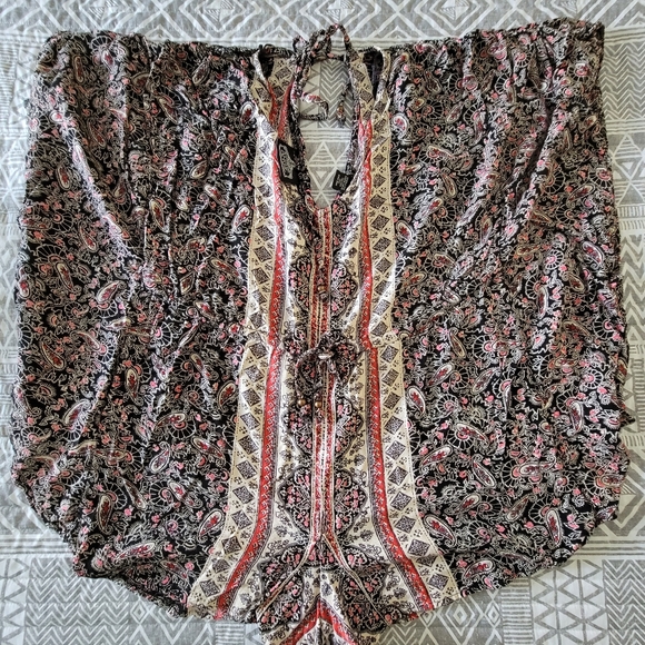 Paisley Romper Size Medium - Picture 2 of 11